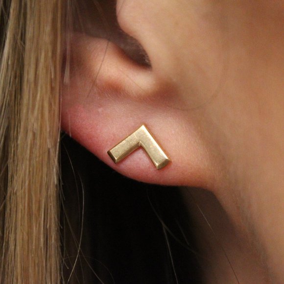 10ky Chevron Earring - Picture 1 of 4
